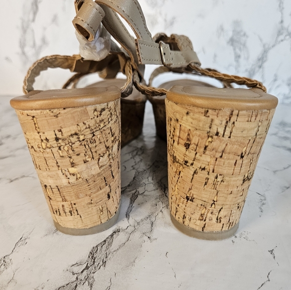 NEW Qupid Tan Woven Cork Low Wedge Espadrille Sandal. Size 8.5 - Picture 4 of 5